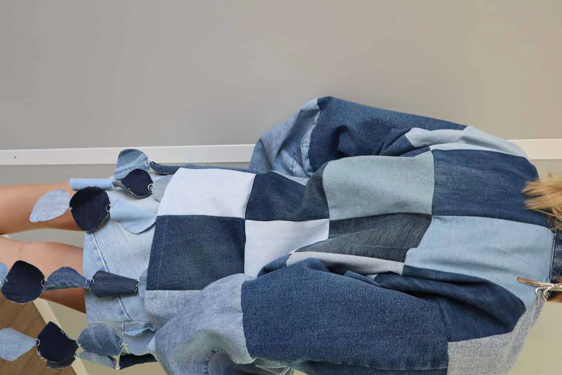 Peça em ganga reconstruída do projeto Denim Upcycling